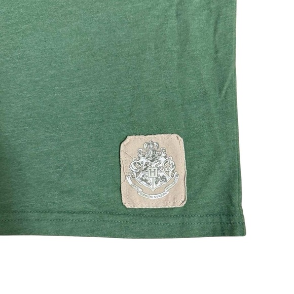 Universal Studios Wizarding World of Harry Potter Slytherin Quidditch T-Shirt M - Picture 6 of 8